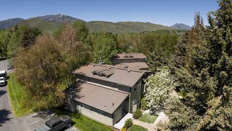 3616 Upper Ranch Condo Dr, Sun Valley, ID 83353