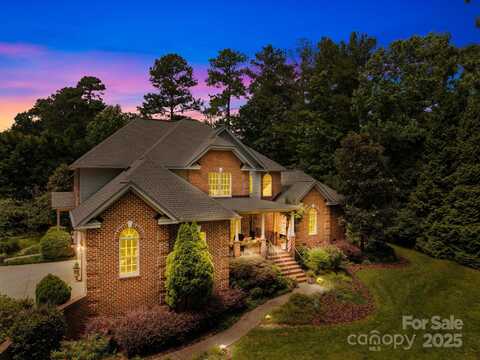 266 Riverwood Road, Mooresville, NC 28117