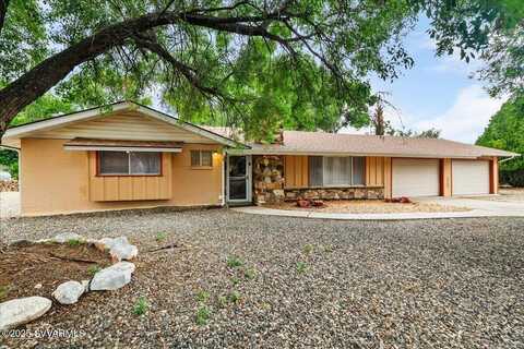 3850 E Lake Shore Drive, Rimrock, AZ 86335