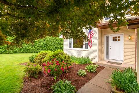 66 Patriot Lane, Manchester, CT 06040