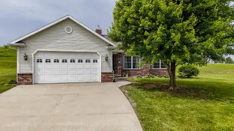 18 WEST RIDGE Drive, SHENANDOAH, IA 51601