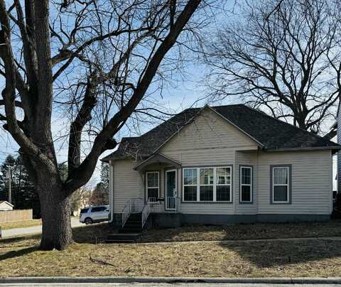 800 LOCUST Street, ATLANTIC, IA 50022