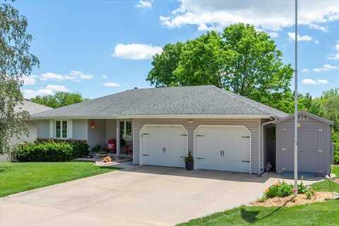 50 COTTNER Drive, COUNCIL BLUFFS, IA 51503