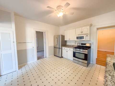 190 Montauk Avenue, New London, CT 06320