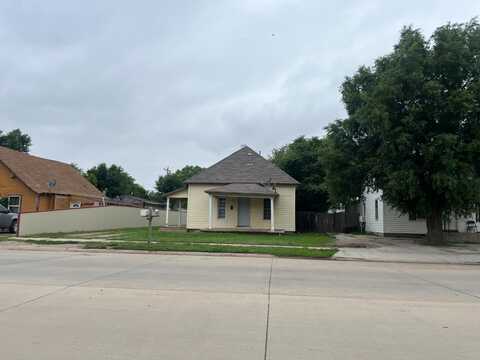 218 South Clay, Liberal, KS 67901