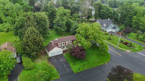 2 Sequoia Drive, Cromwell, CT 06416