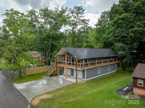 2513 Rolfe Street, Hendersonville, NC 28791