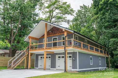 2513 Rolfe Street, Hendersonville, NC 28791