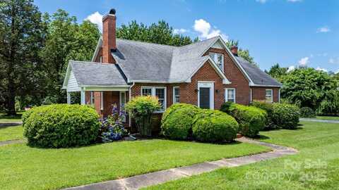 1520 21st Avenue NE, Hickory, NC 28601