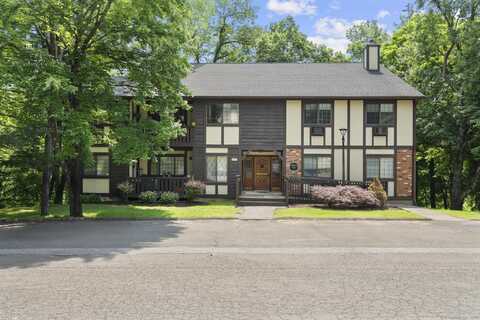 8 Carlisle Court, Brookfield, CT 06804