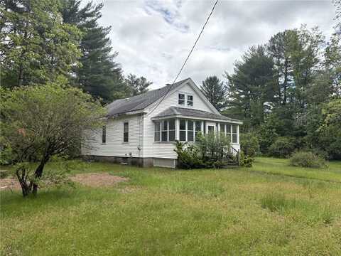 52 CARPENTER Street, Seekonk, MA 02771