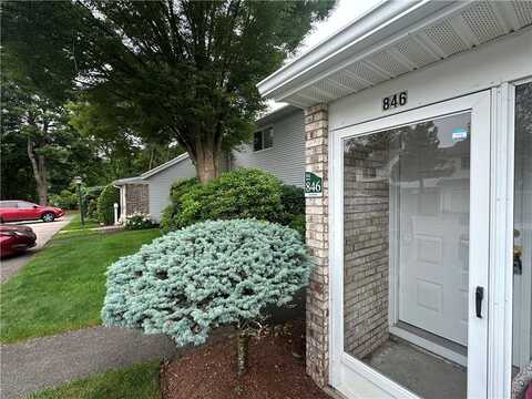 846 Halifax Drive, Warwick, RI 02886