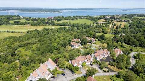 15 Hammersmith Road, Newport, RI 02840
