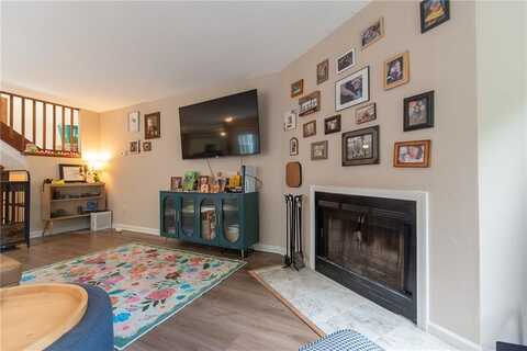 15 Loyalist Drive, Uxbridge, MA 01569