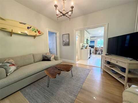 8 Barney Street, Newport, RI 02840