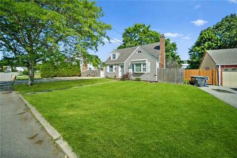 79 Pilgrim Drive, Warwick, RI 02888