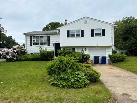 95 Kerri Lyn Road, Warwick, RI 02889