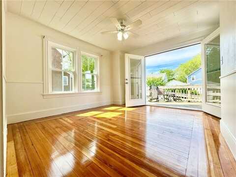 34 Kent Ave Avenue, East Providence, RI 02914
