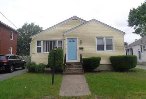 18 DICKINSON Avenue, North Providence, RI 02904