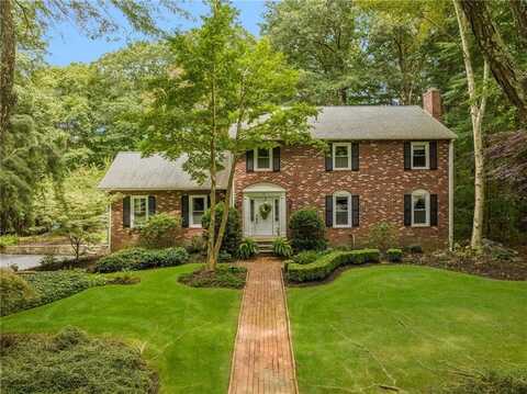 70 Falcon Circle, East Greenwich, RI 02818