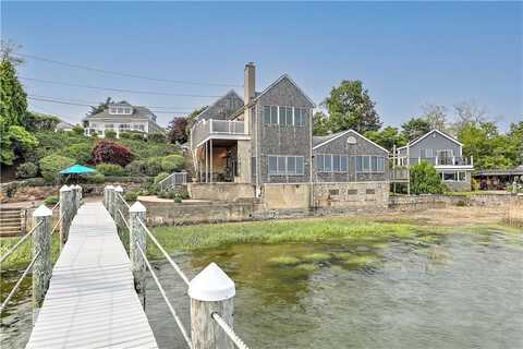 8 Alger Avenue, Warwick, RI 02818