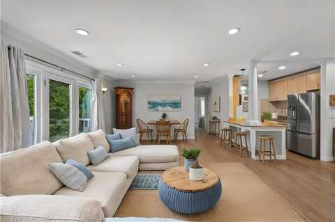 21 Starr Drive, Narragansett, RI 02882