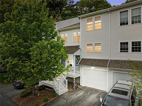 82 Red Brook Lane, West Warwick, RI 02893
