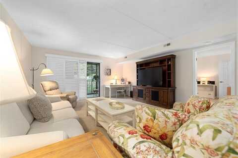 650 Greenwich Avenue, West Warwick, RI 02893