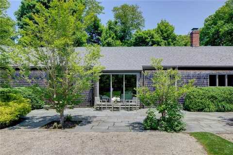 4 Alpond Drive, Newport, RI 02840