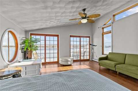 99 Smith Street, Bristol, RI 02809