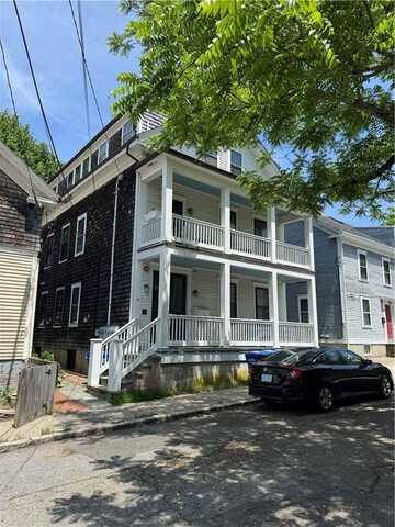 19 Walnut Street, Newport, RI 02840