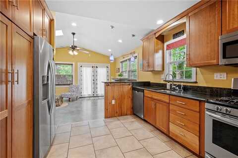 882 Point Judith Road, Narragansett, RI 02882