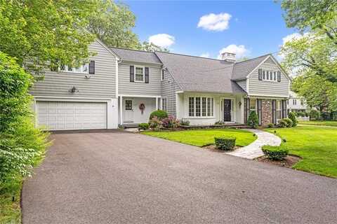 59 King Philip Circle, Warwick, RI 02888