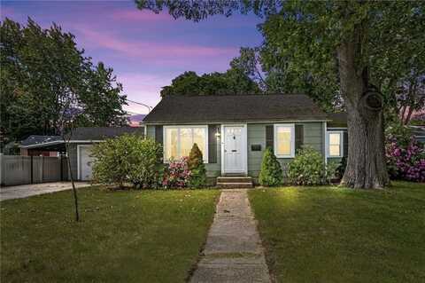 82 Vera Street, Warwick, RI 02886