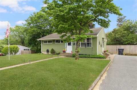 80 Flagg Avenue, Warwick, RI 02886