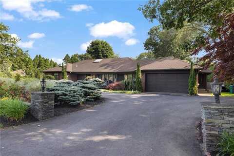 788 Namquid Drive, Warwick, RI 02888