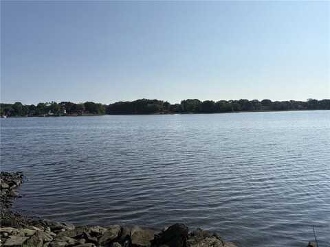 351 COUNTY Road, Barrington, RI 02806