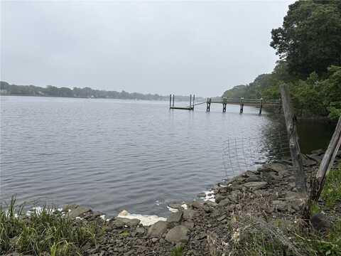 351 COUNTY Road, Barrington, RI 02806