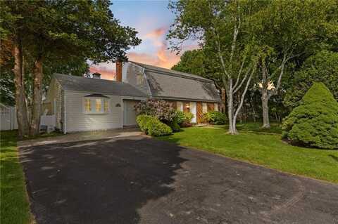 39 Exeter Boulevard, Narragansett, RI 02882