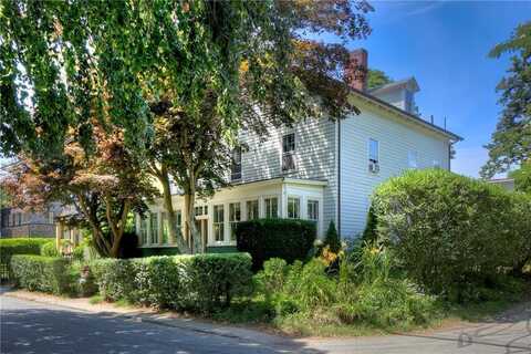 24 Old Beach Road, Newport, RI 02840
