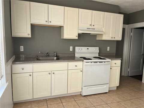 70 Oliver Street, Bristol, RI 02809