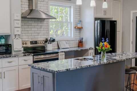 71 Vinton Avenue, Cranston, RI 02920
