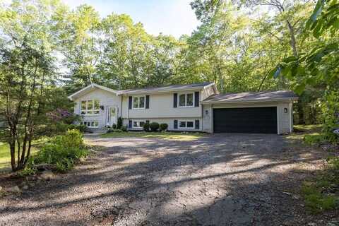 38 Williams Road, Smithfield, RI 02917