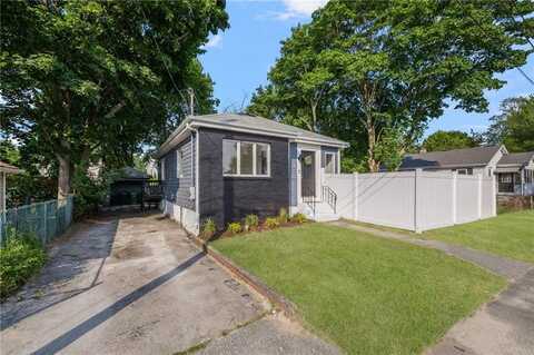 14 Center Court, Warwick, RI 02889