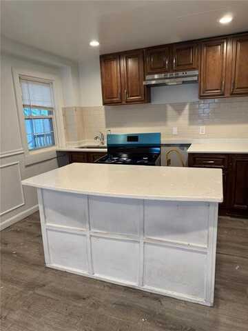 9 Greystone Avenue, North Providence, RI 02911