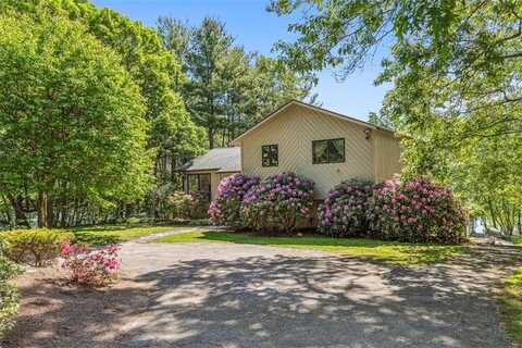 11 Noto Drive, North Providence, RI 02904