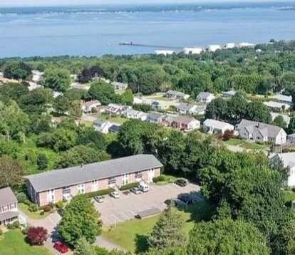 345 Main Road Street, Tiverton, RI 02878