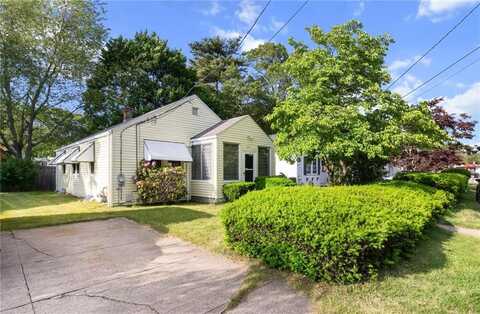 25 Community Road, Warwick, RI 02889
