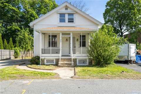 103 Henrietta Street, Providence, RI 02904