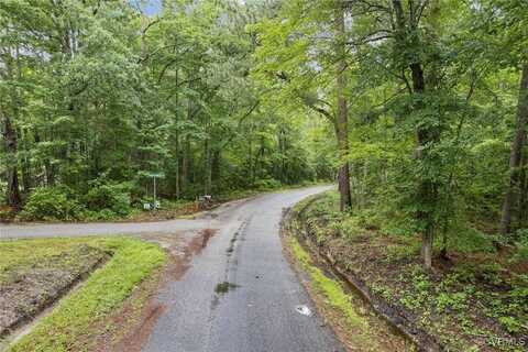 000 Bluff Point Rd, Kilmarnock, VA 22482